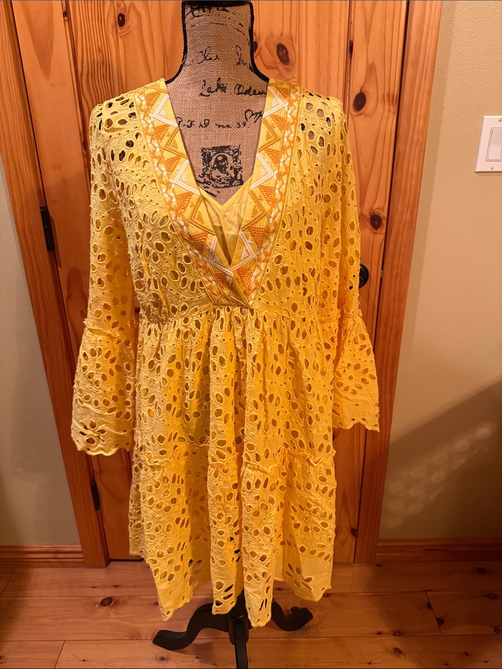 Sundance Yellow Eyelet Embroidered V-Neck Tiered Midi Dress Sz Small